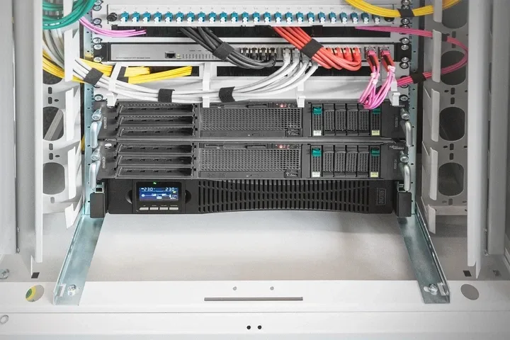 Источник бесперебойного питания Digitus OnLine, 2000VA/2000W, LCD (DN-170095) Фото - 4
