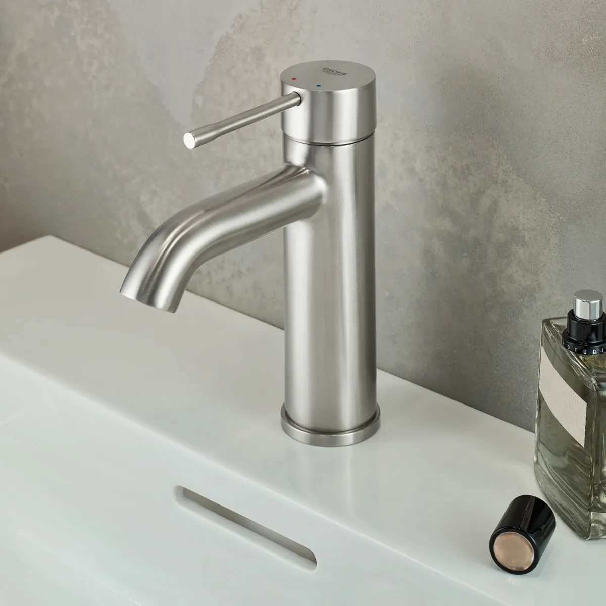 Змішувач для умивальника Grohe Essence New з донним клапаном, хром (24171001) Фото - 4