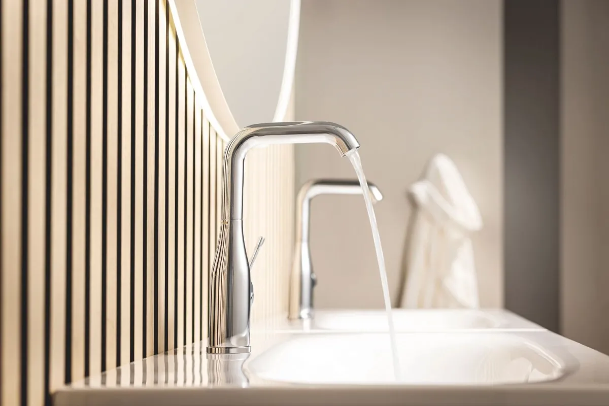 Смеситель для умывальника Grohe Essence New L-Size с донным клапаном, хром (24174001) Фото - 3