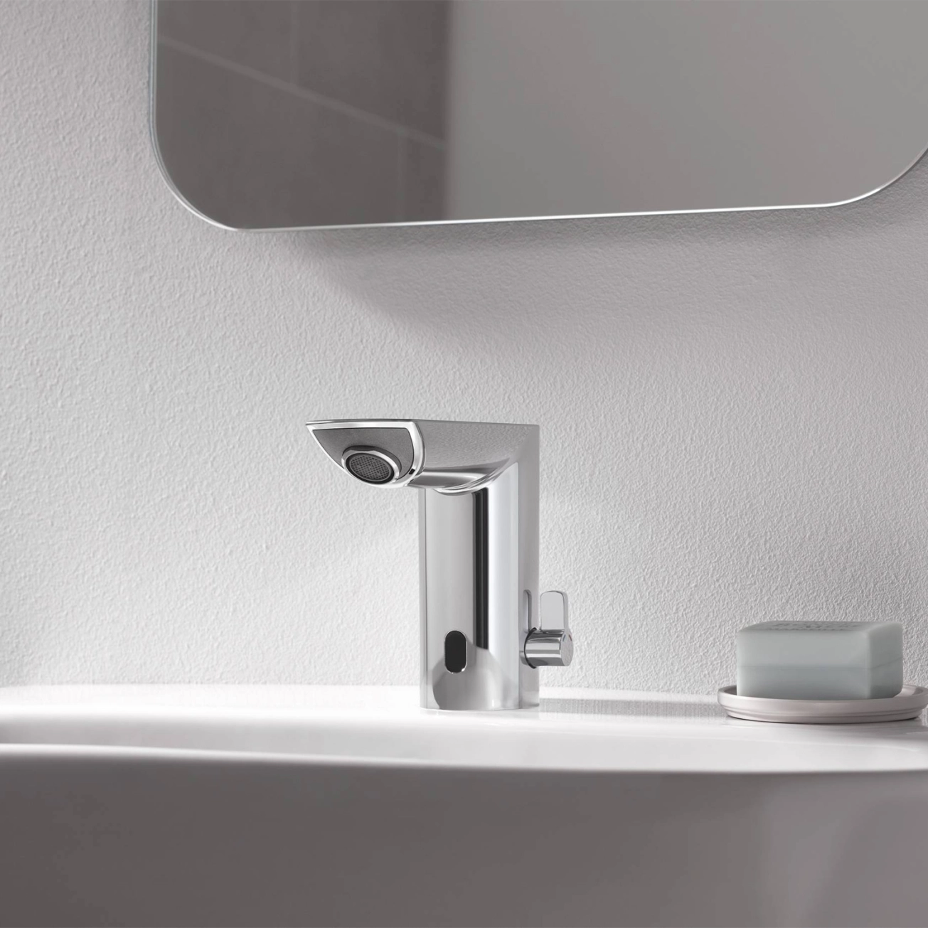 Смеситель бесконтактный для раковины Grohe Bau Cosmopolitan E 36451000 Фото - 6