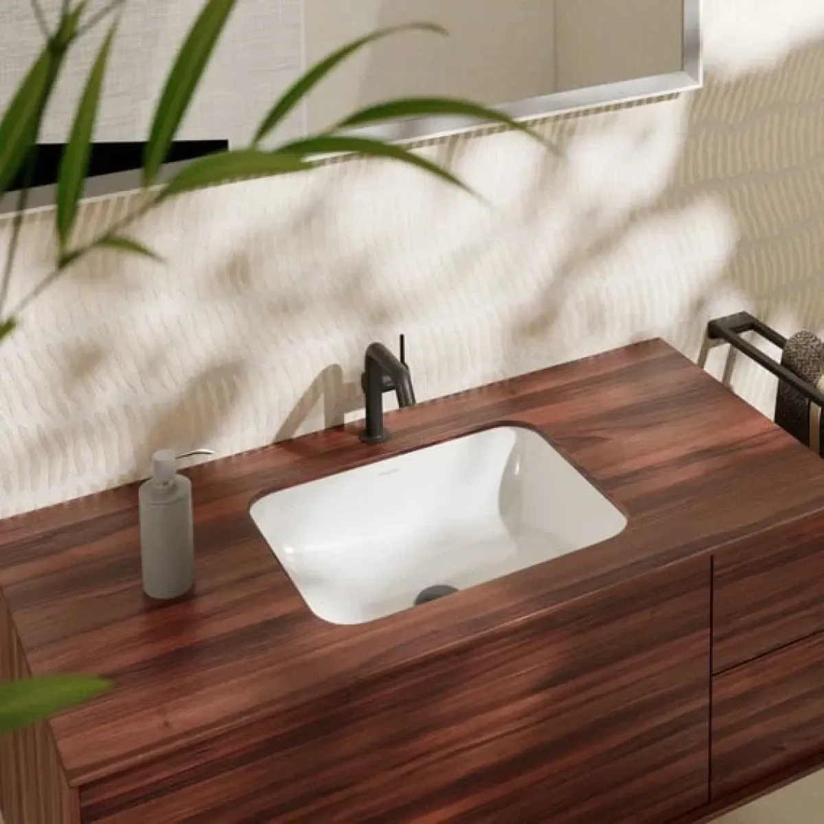 Умивальник вбудований Hansgrohe XUNIVA Q 45*35см без отв, з переливом Фото - 1