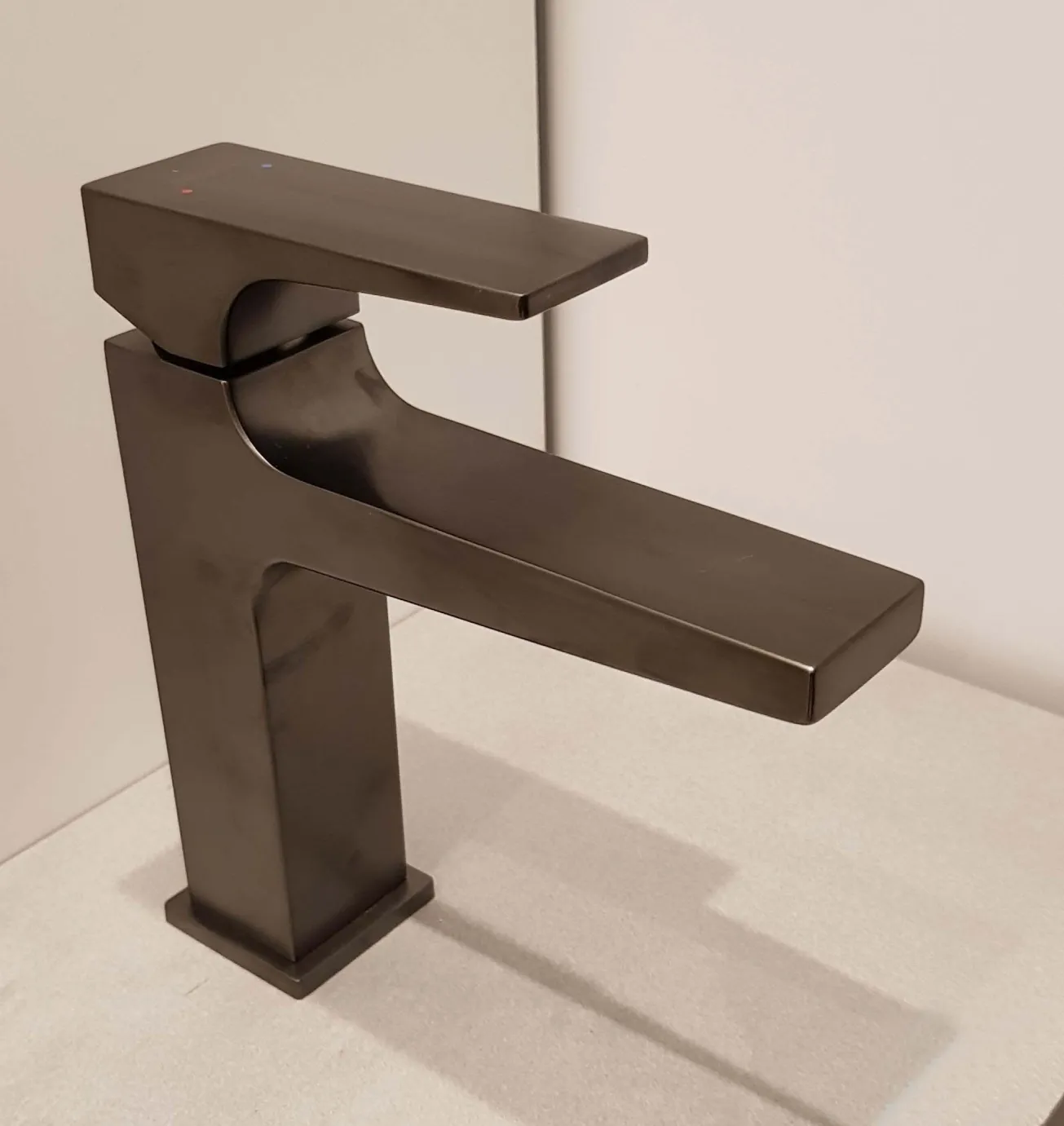 Смеситель для раковины Hansgrohe Metropol 110, однорычажный, со сливным клапаном Push- Open, матовый черный Фото - 1