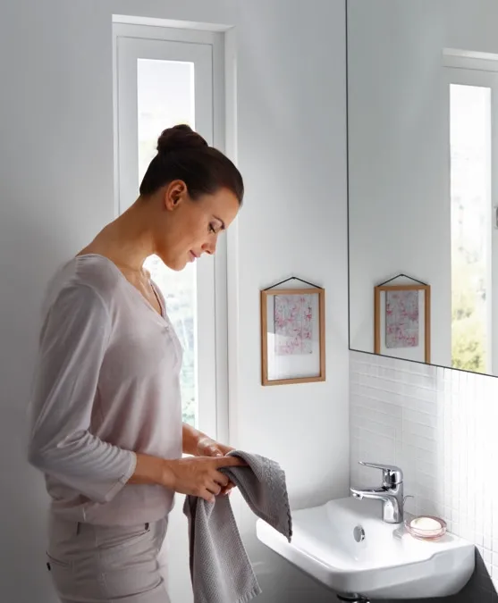 Смеситель для умывальника Hansgrohe Novus со сливным гарнитуром (71020000) Фото - 2