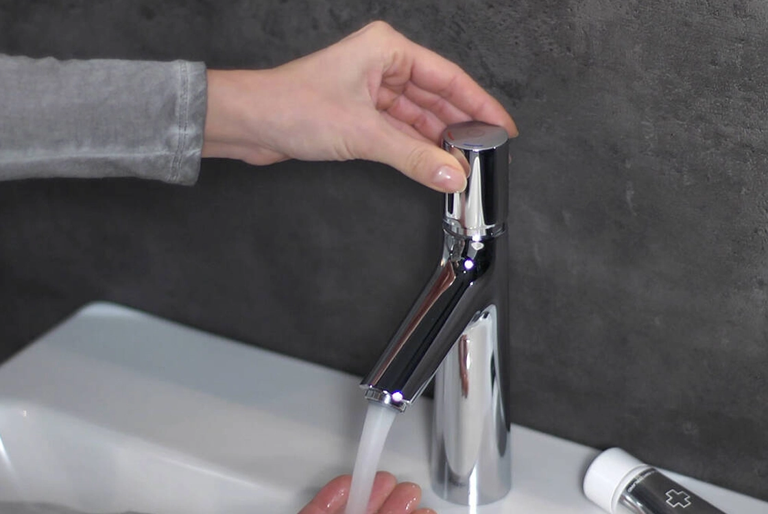 Змішувач для умивальника Hansgrohe Talis Select S 100 з донним клапаном, хром (72042000) Фото - 1