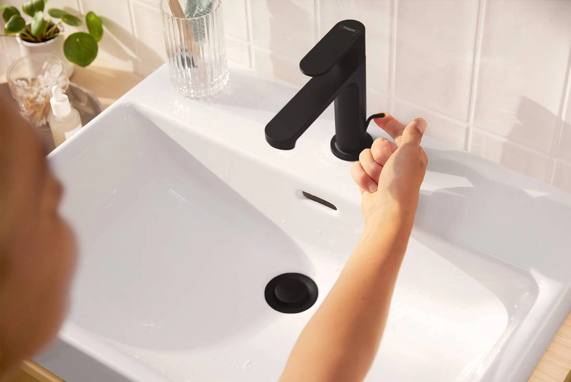 Змішувач для умивальника Hansgrohe REBRIS S 110,  чорний  матовий Фото - 1