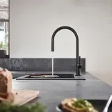 Кухонний змішувач Hansgrohe Talis 210 1jet з витяжним виливом Sbox, чорний матовий (72803670) Фото - 3
