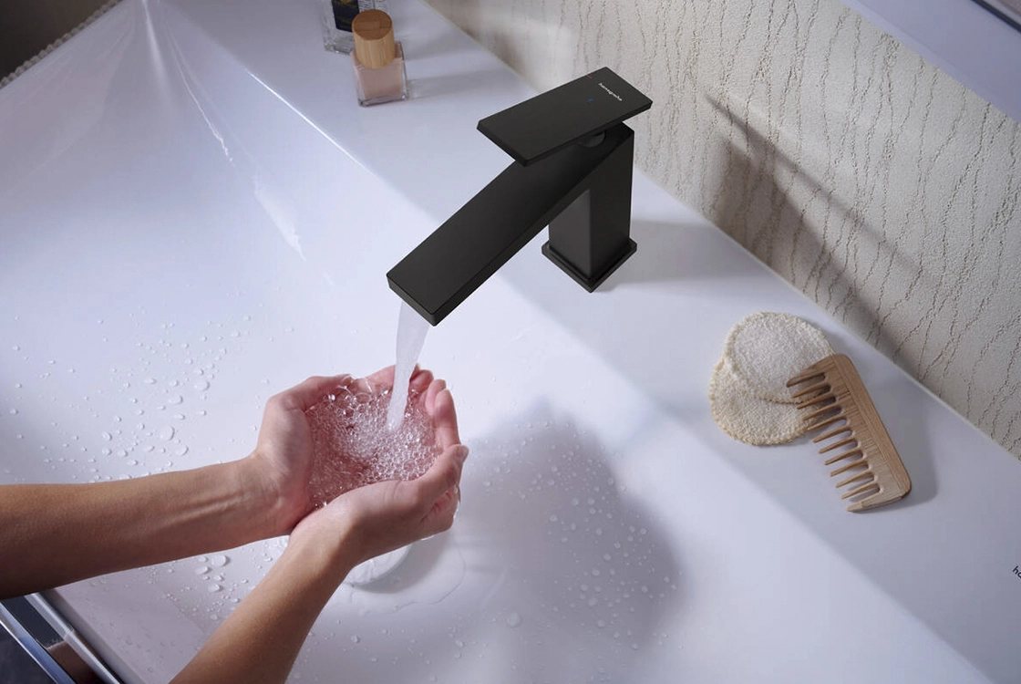 Смеситель для умывальника Hansgrohe Tecturis E 110 CoolStart без донного клапана, черный матовый (73012670) Фото - 1