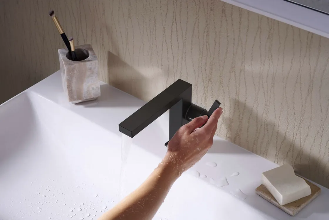 Смеситель для умывальника Hansgrohe Tecturis E 110 Fine CoolStart с донным клапаном pop-up, черный матовый (73023670) Фото - 1