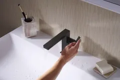 Смеситель для умывальника Hansgrohe Tecturis E 110 Fine CoolStart с донным клапаном pop-up, черный матовый (73023670) Фото - 1