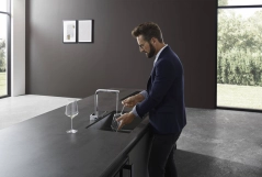 Смеситель для кухни Hansgrohe AQUNO SELECT M81, однорычажный, с выдвижным душем, хром Фото - 1