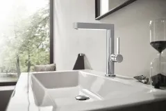 Смеситель для умывальника Hansgrohe Finoris 230 с повротным носиком белый матовый (76060700) Фото - 1