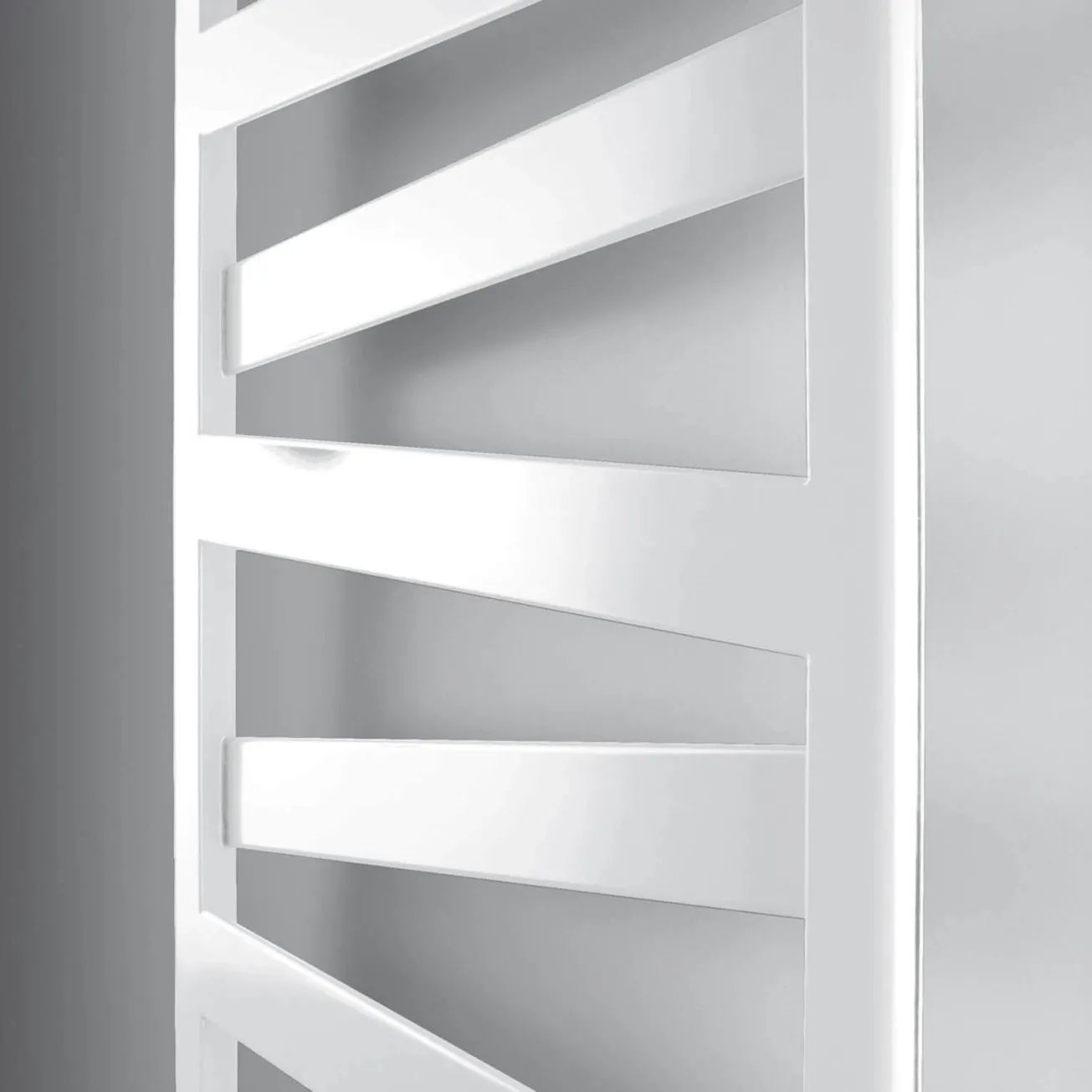 Полотенцесушитель электрический Zehnder Kazeane Hots 1266x550 мм. белый (RB-130-050-9016-HOTS)